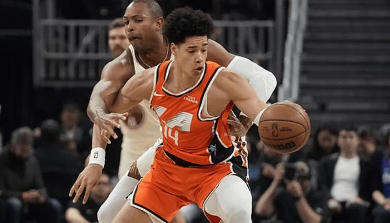 快船两绝配迎蜕变！尼德豪泽统治篮下，邓恩展全面输出！